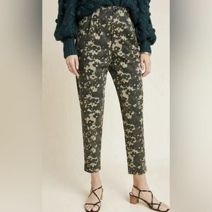Anthropologie AMADI Floral Camo Green High Waisted Cotton Ankle Pant - size (XS)